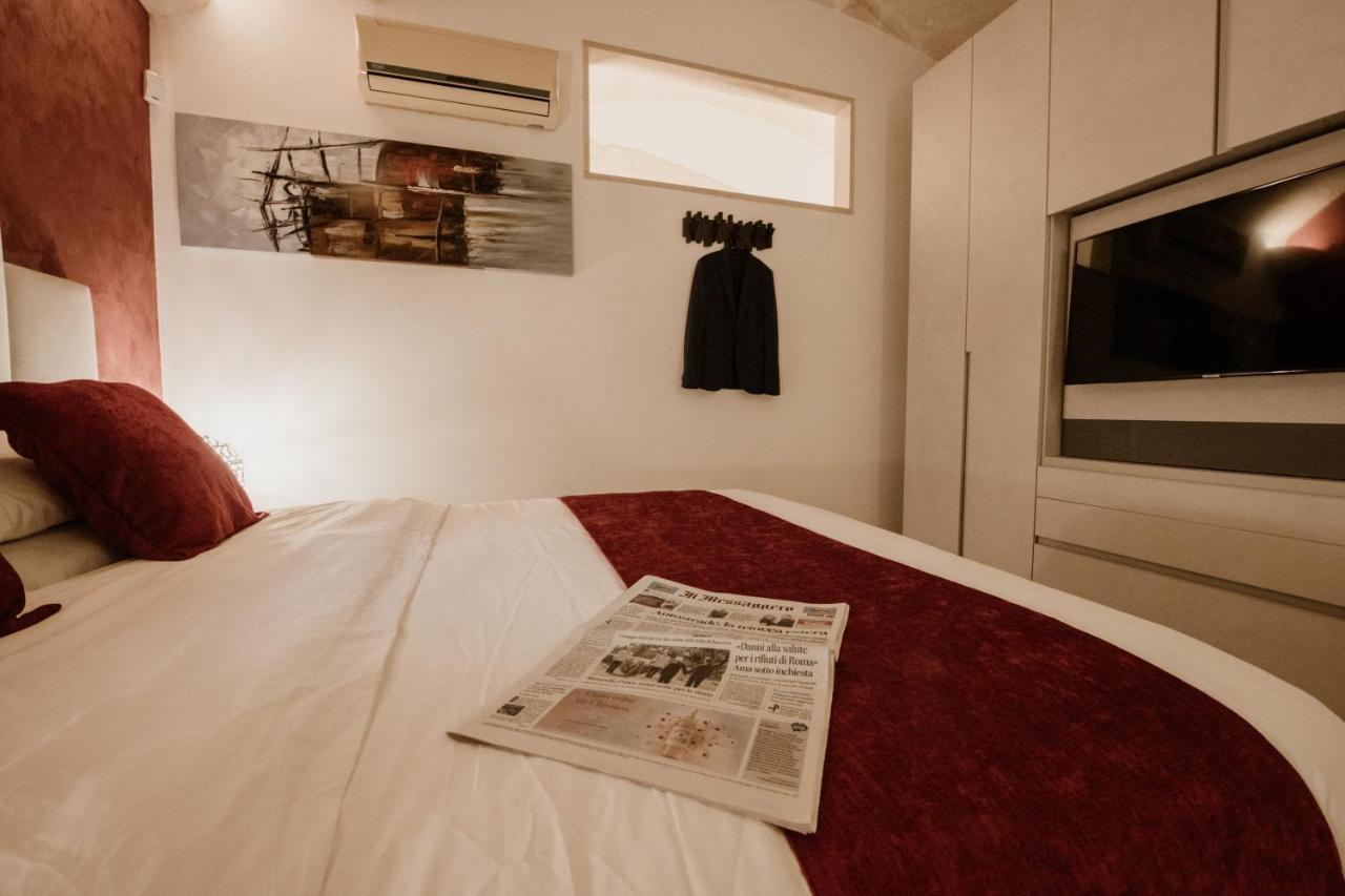 Pacuvius Home Suite B&B Бриндизи Екстериор снимка