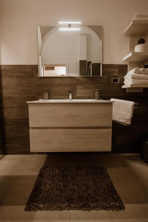 Pacuvius Home Suite B&B Бриндизи Екстериор снимка